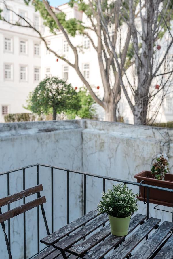 Elegant 3 Bedroom Flat With View In Principe Real Lisboa Exteriör bild